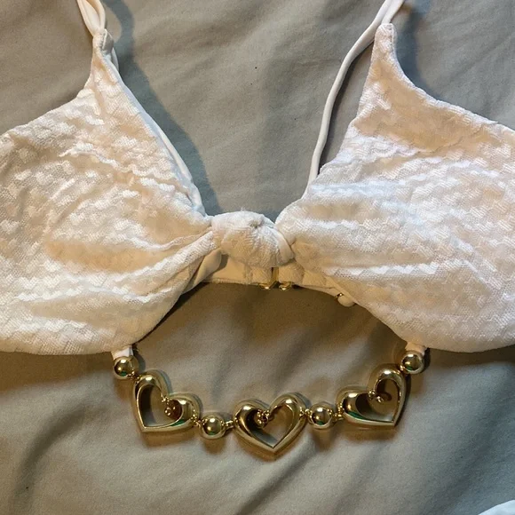 Beach Bunny Bikini - Picture 3 of 10